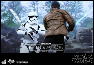 Hot Toys MMS346 Finn First Order Riot Control Stormtrooper
