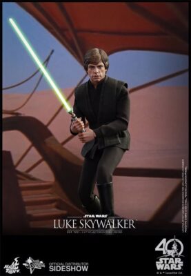 Hot Toys MMS429 Luke Skywalker Jedi Knight