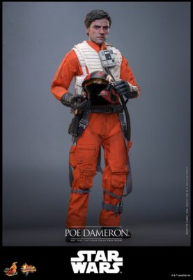 Hot Toys MMS806 Poe Dameron