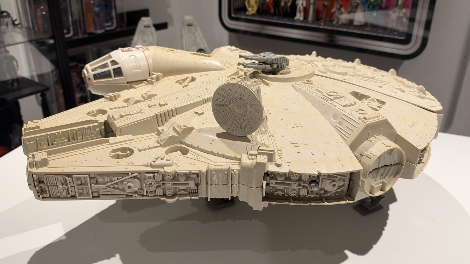 Kenner Millennium Falcon (1979)