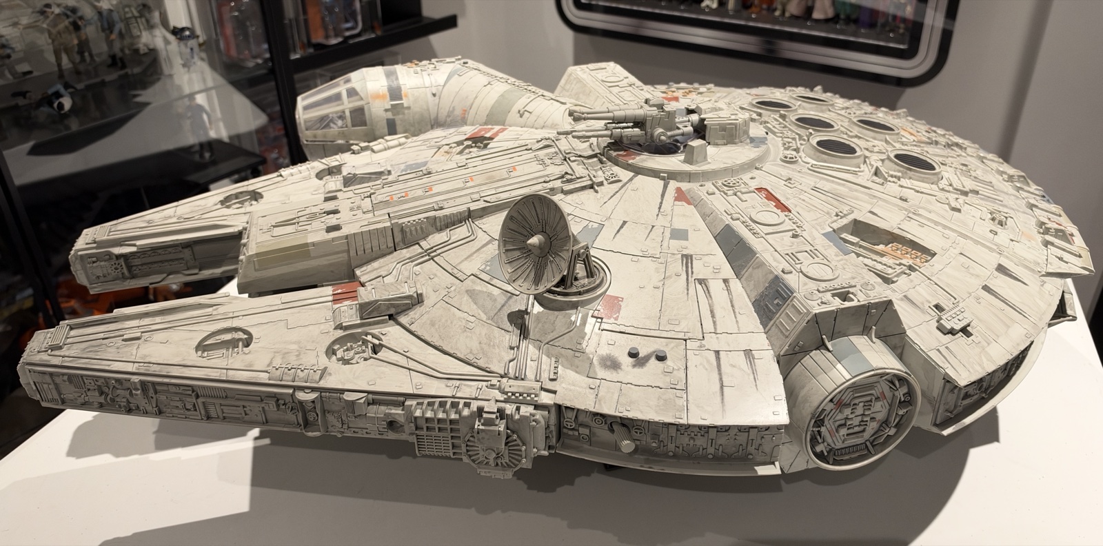 The Vintage Collection Galaxy’s Edge Millennium Falcon Smuggler’s Run